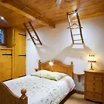 Maison De Pierre بيت للعطل