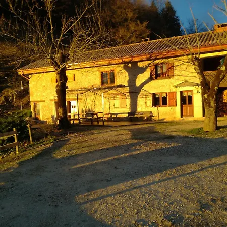 بيت للعطل Maison De Pierre
