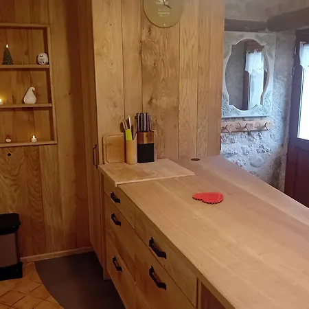 بيت للعطل Maison De Pierre