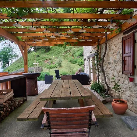 Maison De Pierre Saint-Gervais (Isere)