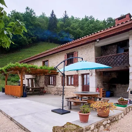 בית נופש Maison De Pierre *