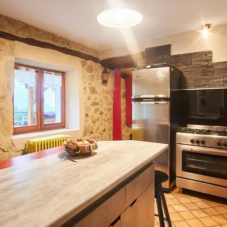 Maison De Pierre בית נופש *