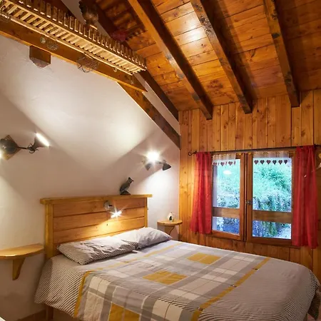 בית נופש Maison De Pierre Saint-Gervais (Isere)