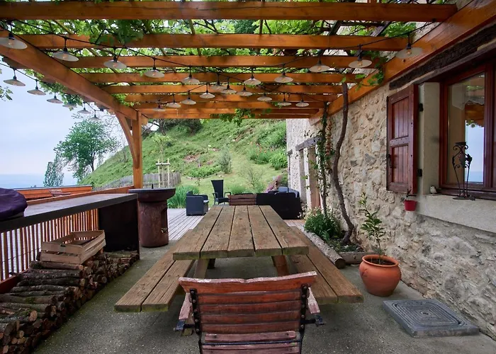Maison De Pierre *